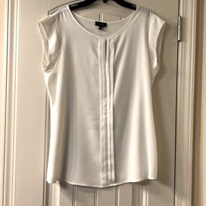 The Limited Women’s Cream Blouse Size Medium 100% Polyester
